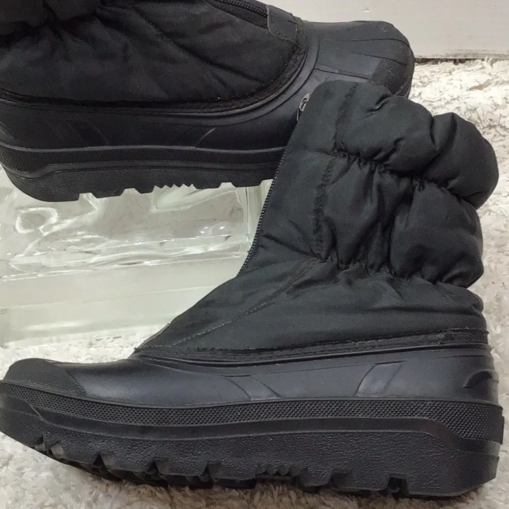 Sorel Puffy zip front waterproof snow boots with liner 8